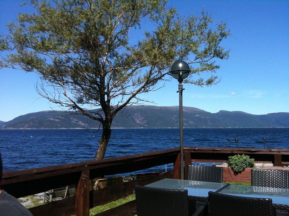 Brekkestranda Fjordhotel Brekke  Dış mekan fotoğraf